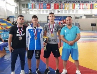 Νέα τεράστια διάκριση για την ελληνική πάλη - Τρία μετάλλια στο διεθνές τουρνουά της Ρωσίας